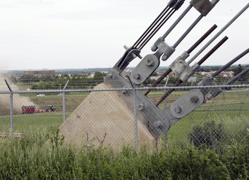Illustration for article titled This is a bigass antenna